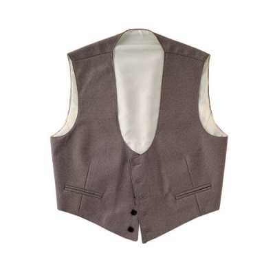 Colete cinzento de homem com interior branco acetinado e três botões frontais pretos