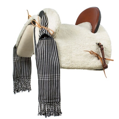 Sela de equitação branca com assento castanho e faixas lisas negras e brancas