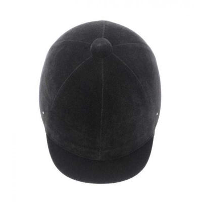 Boné preto em veludo com aba curva e botão no topo