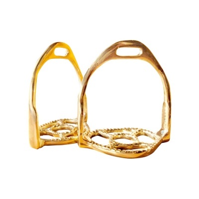 Par de estribos dourados com design detalhado