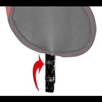 Cadeira cinza de couro sintético com suporte metálico preto ajustável e seta vermelha