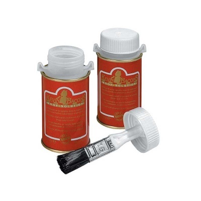 Frascos vermelhos de solução para couro Kevin Bacon com tampas brancas e pincel embutido