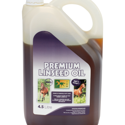 Recipiente de óleo de linhaça premium com capacidade de 4.5 litros e etiquetas com imagens de cavalos e texto