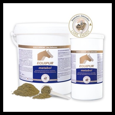 Equipur metabol suplemento para cavalo em embalagens brancas com pó verde e colher