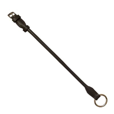 Correia de couro preta com fivela e argola metálica