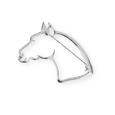 Broche em metal na forma de cabeça de cavalo