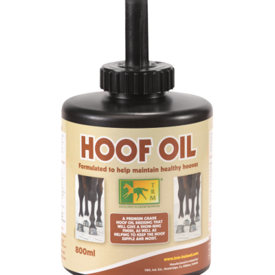 Frasco de óleo para cascos de cavalo com rótulo beige e tampa preta