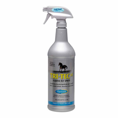 Frasco de spray para cavalos prateado com pulverizador branco e etiqueta com cavalo e texto TRI-TEC 14