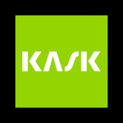 Logótipo KASK em branco sobre fundo verde