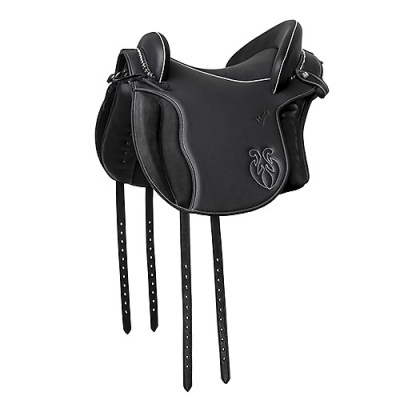 Sela de equitação preta com detalhes cinza e relevo na lateral
