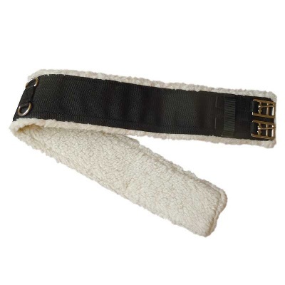 Cincha para cavalo preto com forro branco e fivelas metálicas douradas