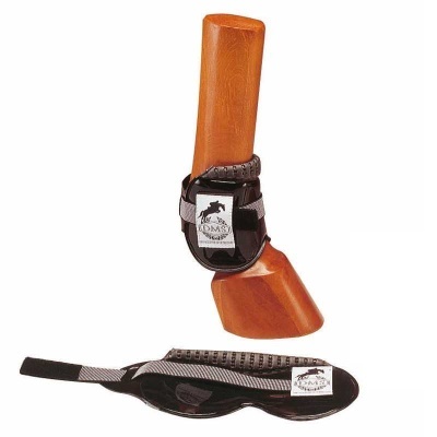 Protetores para cascos de cavalo preto e castanho com suporte de madeira castanho