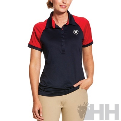 Polo feminina azul escuro com mangas vermelhas e logotipo branco no peito