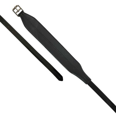 Cinto preto de couro com fivela prateada em fundo branco