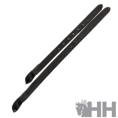 Dois cintos pretos finos com furos e detalhe metálico