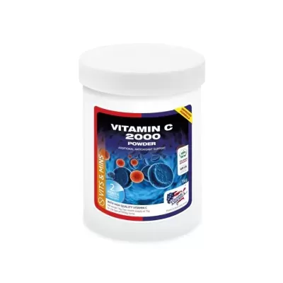 frasco branco de suplemento em pó vitamin c 2000 com rótulo azul e vermelho