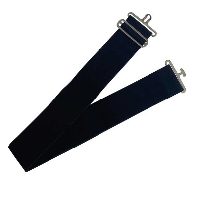 Correia preta elástica com fivelas metálicas