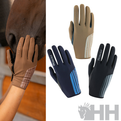 Três pares de luvas para equitação Roeckl em castanho, azul e preto, uma usada a tocar um cavalo.