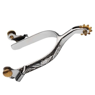 Espora metálica prateada com detalhes dourados e textura gravada