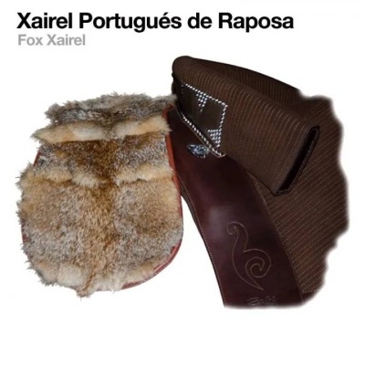 Xairel português de raposa com pele natural, tecido castanho e couro decorado