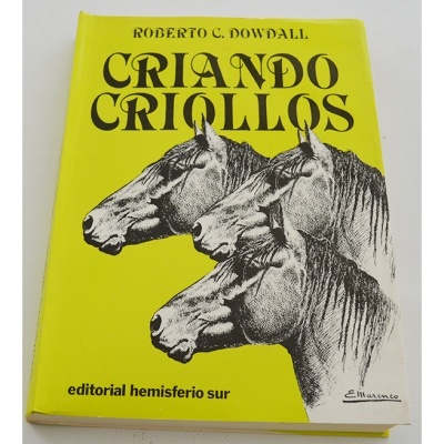 Livro amarelo com ilustração de três cavalos e texto em preto