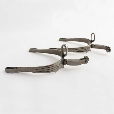 Par de esporas metálicas cinzentas com rodas pontiagudas