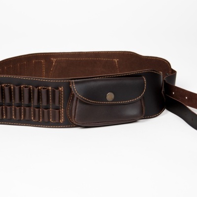 cinto tático de couro castanho com bolsa e divisórias para munições