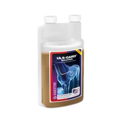 Frasco plástico translúcido com líquido castanho e rótulo com cavalo azul e texto ULS-GARD SOLUTION