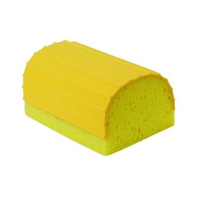 Esponja de limpeza amarela com cobertura plástica amarela e textura estriada