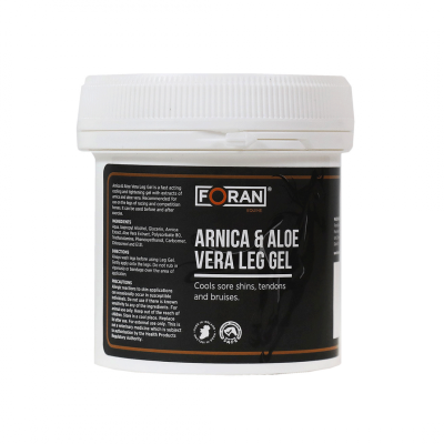 Frasco branco de gel Arnica & Aloe Vera FORAN para pernas, rótulo preto
