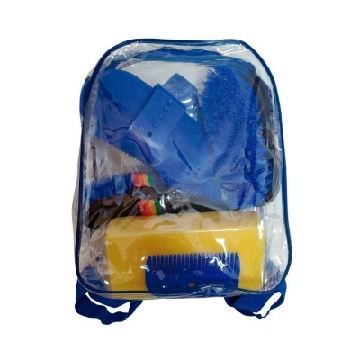 Mochila transparente com acessórios de banho azuis