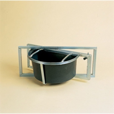 Estrutura metálica cinza com recipiente oval preto