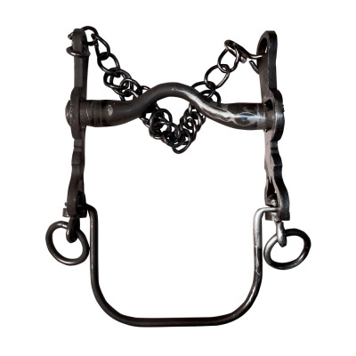 Freio de cavalo em metal preto com corrente e argolas