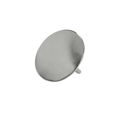 Anel de prata com superfície circular lisa