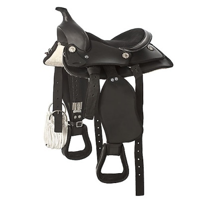 Sela de equitação preta em couro com estribos