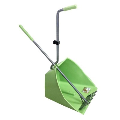 Conjunto de colhedor e garfo de jardim com recipiente plástico verde