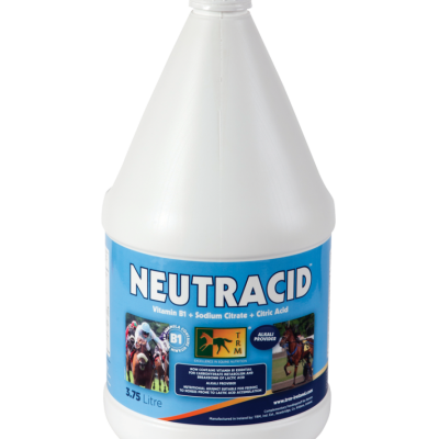 Frasco branco de plástico com etiqueta azul e imagens de animais