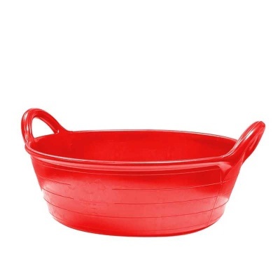 Balde vermelho oval em plástico com pegas alargadas nas extremidades