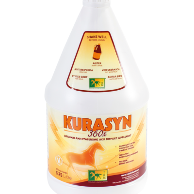 Frasco branco de suplemento com etiqueta amarela e laranja e imagem de cavalo