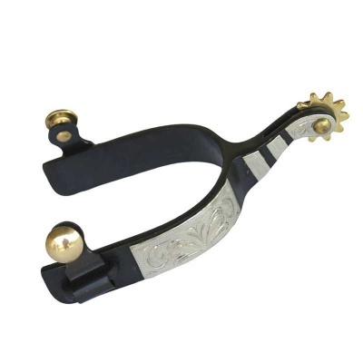 Espora de metal preta e prateada com detalhes dourados