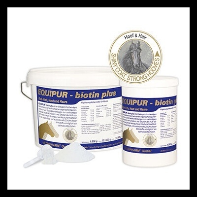Suplemento EQUIPUR biotin plus para cavalos em recipientes brancos com rótulo azul e amarelo