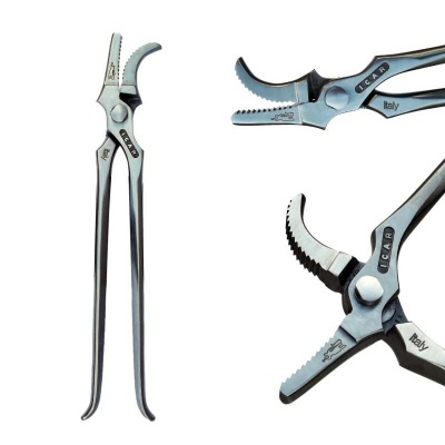 Pinça metálica com dentes serrilhados e texto ICAR e Italy