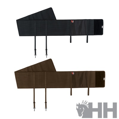 Proteções para pernas de cavalo em preto e castanho com cintas e ganchos, logótipos visíveis