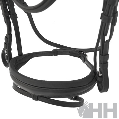 Peça de equipamento equestre preta em couro com correias ajustáveis