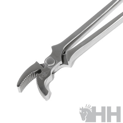 Alicate metálico prateado com dentes serrilhados