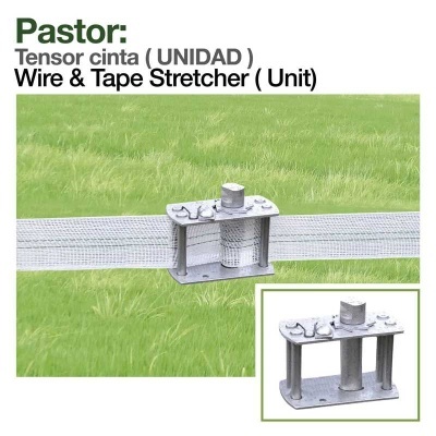 Tensor metálico para fita ou arame em fundo de relva verde