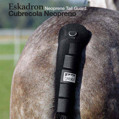 Protector de cauda para cavalo Eskadron em neoprene preto com alças de fixação