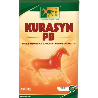Embalagem do suplemento Kurasyn PB para cavalos com cavalo laranja e texto informativo.