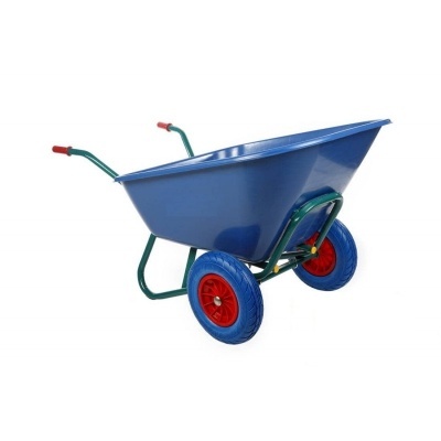 Carrinho de mão azul e verde com rodas azuis e vermelhas
