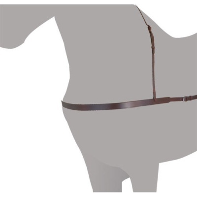 Correia de alforge em couro castanho sobre cavalo cinzento